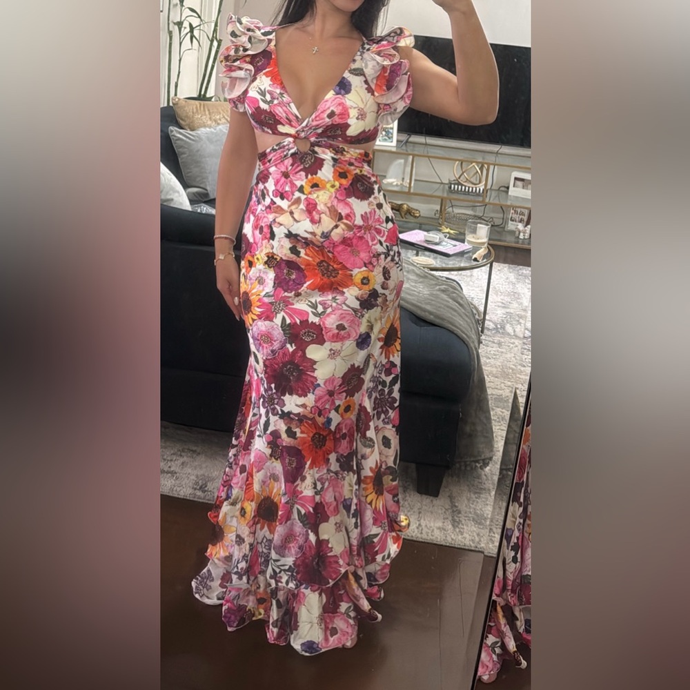 Mac Duggal Floral Gown - Picture 3 of 6